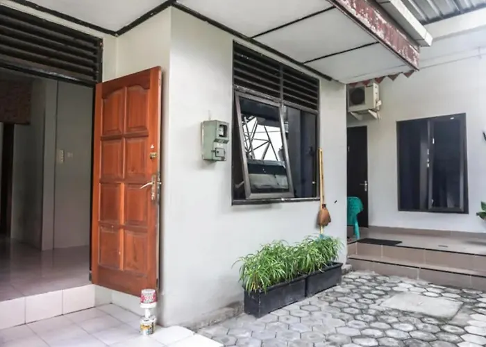 RedDoorz Syariah At Berlian Homestay Wirobrajan Yogyakarta